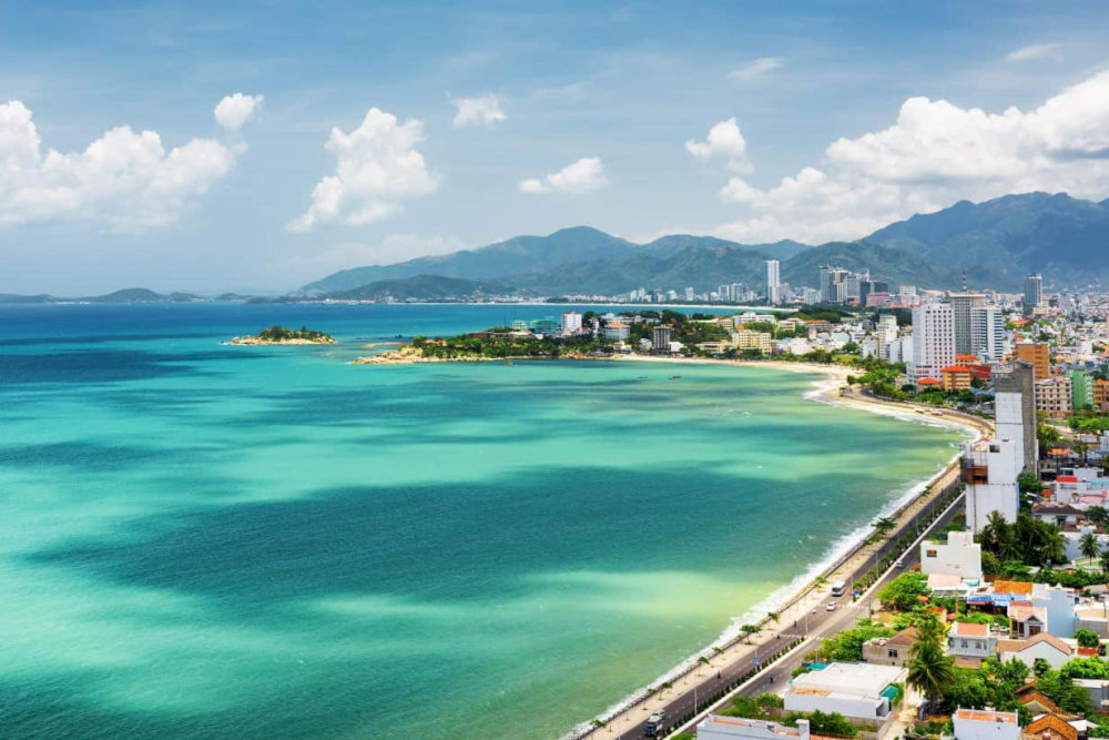 From white-sand beaches to forested mountains, Hon Tre Island offers a striking blend of landscapes in one unforgettable destination